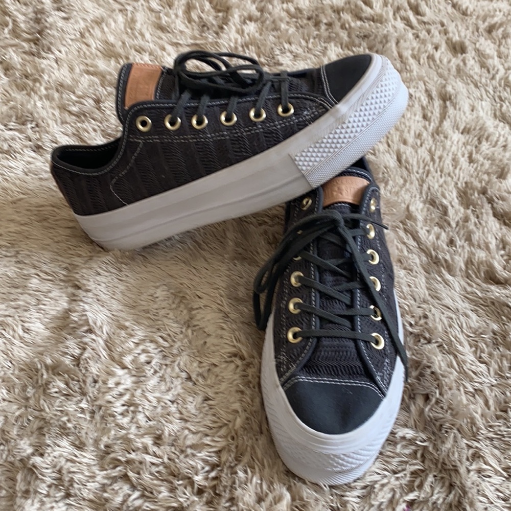 Converse platform woven chuck taylor low top 9.5